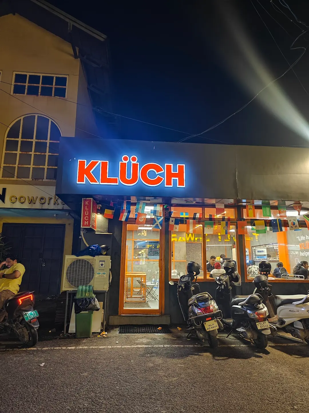 KLÜCH Storefront Nighttime