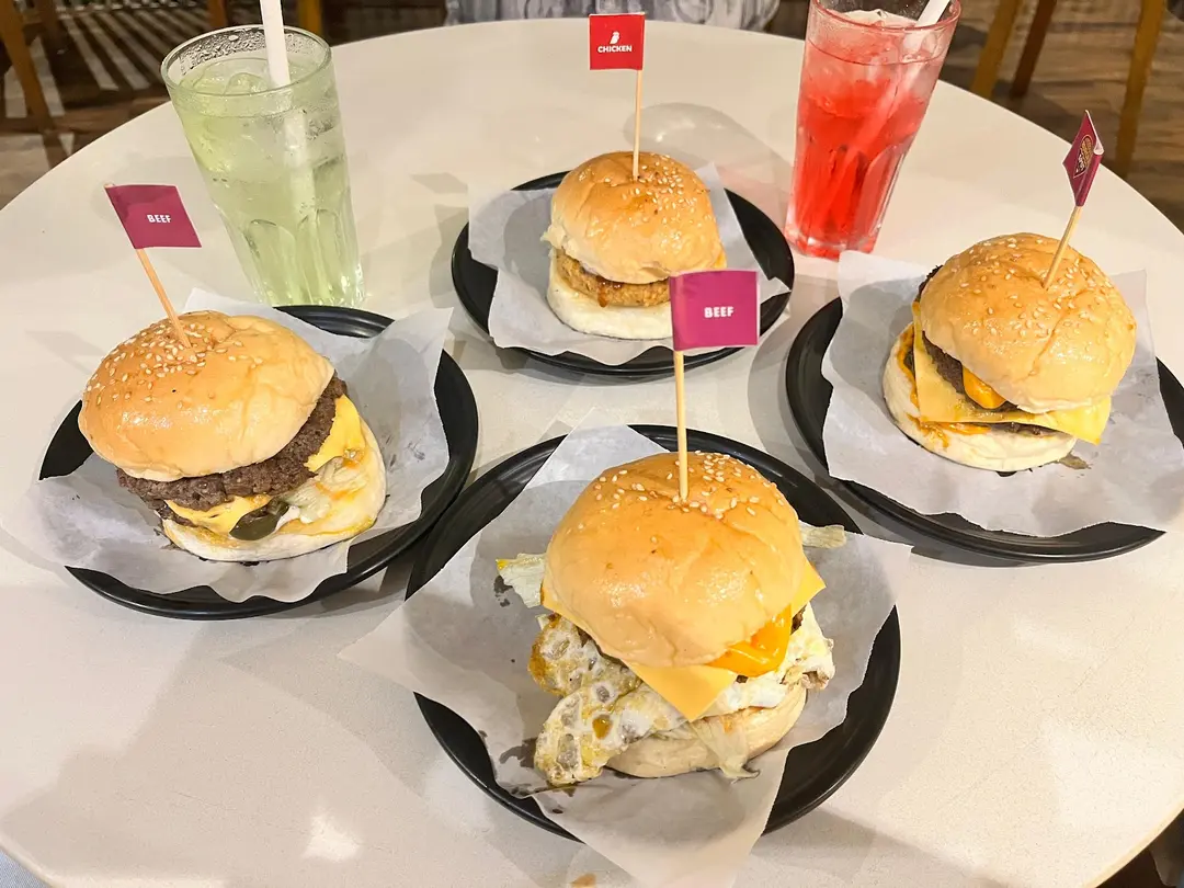 Customizable Burger Selection