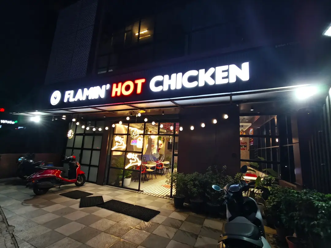 Flamin' Hot Chicken - Koratty / Best Chicken Burgers / Sandos in Town