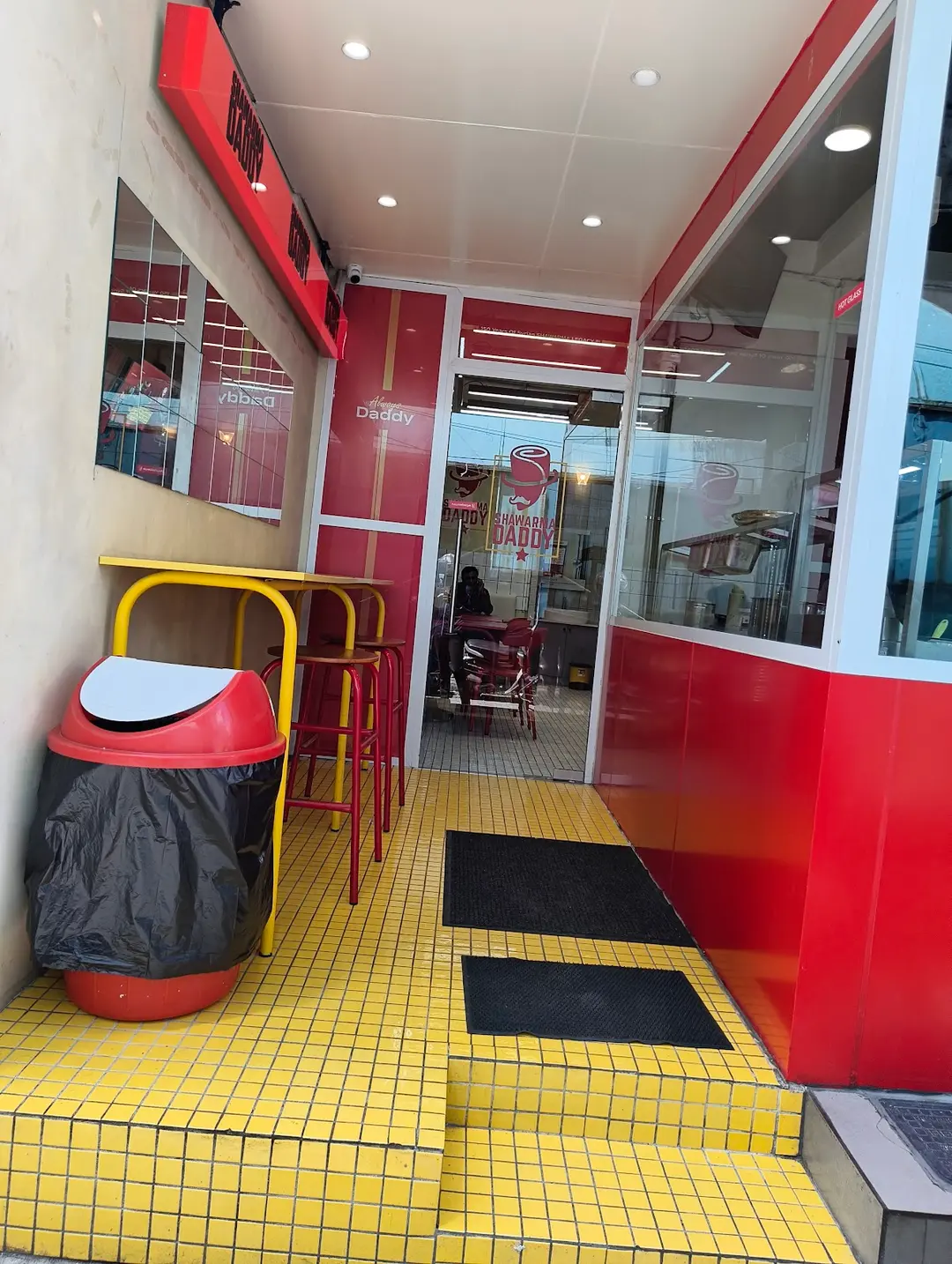 Shawarma Daddy Entrance