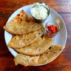 Aloo Paratha with Curd