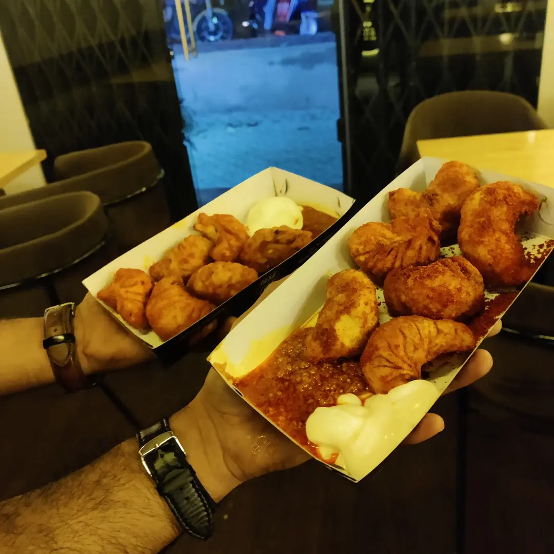 Fried Momos With Dipping Sauce